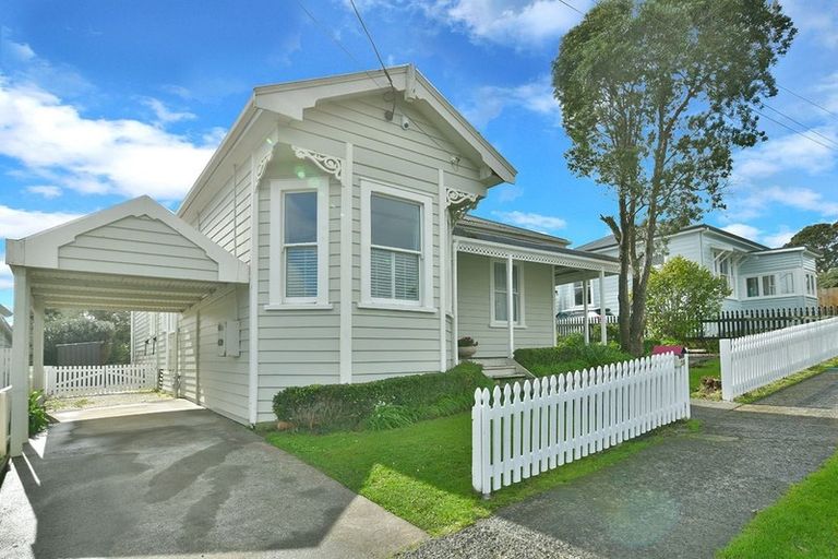 Photo of property in 28 Rata Street, Helensville, 0800