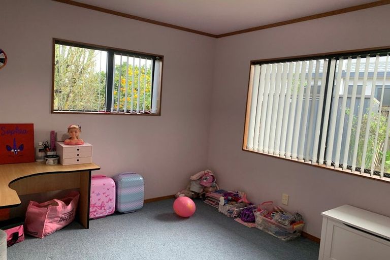 Photo of property in 32 Halcione Close, Flagstaff, Hamilton, 3210