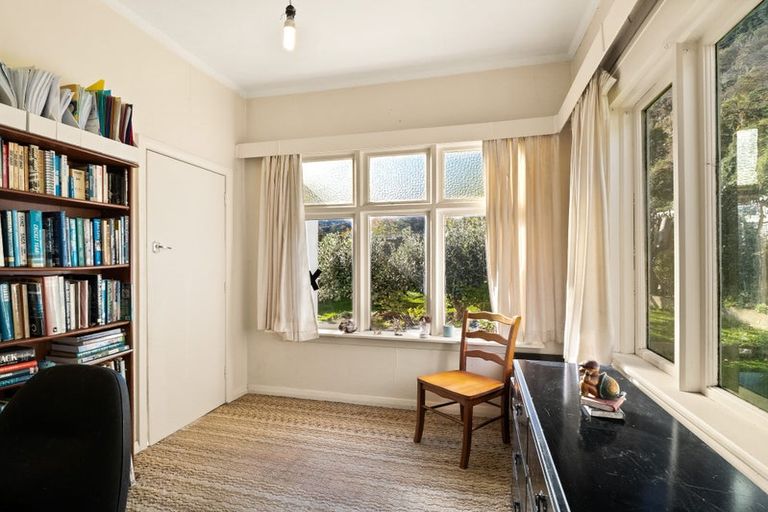 Photo of property in 2 Warburton Street, Karoro, Greymouth, 7805