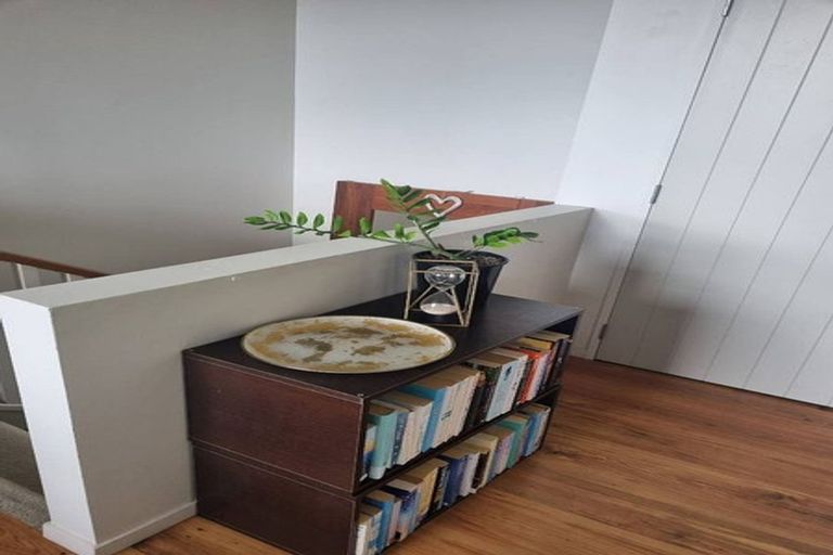 Photo of property in 7b Reynolds Place, Torbay, Auckland, 0630