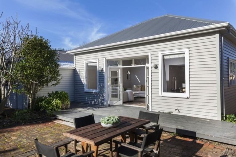 Photo of property in 23 Hawkesbury Avenue, St Albans, Christchurch, 8014