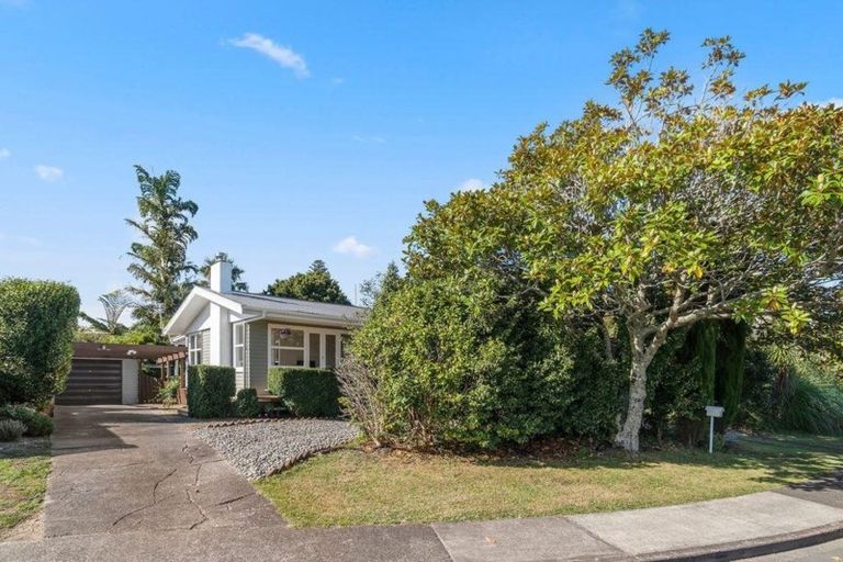 Photo of property in 55 Graham Avenue, Te Atatu Peninsula, Auckland, 0610