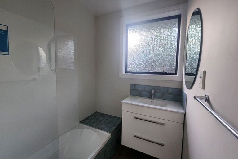 Photo of property in 87 Farquhars Road, Redwood, Christchurch, 8051