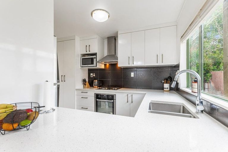 Photo of property in 1/28 Harrington Road, Henderson, Auckland, 0610