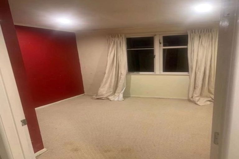 Photo of property in 27 Taikata Road, Te Atatu Peninsula, Auckland, 0610