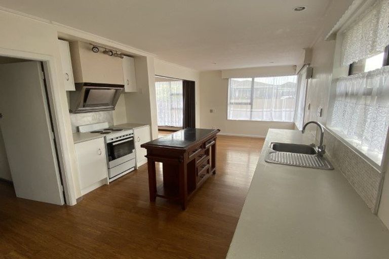 Photo of property in 58 Greendale Avenue, Avonhead, Christchurch, 8042