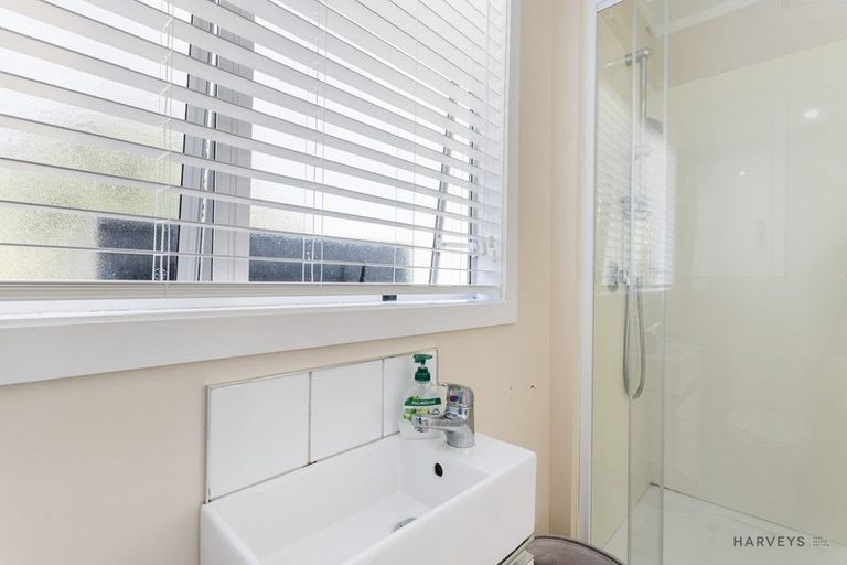 Photo of property in 20 Norman Road, Titirangi, Auckland, 0604