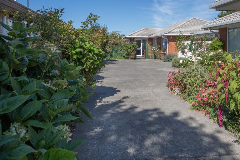 Photo of property in 2/125 Hawthornden Road, Avonhead, Christchurch, 8042