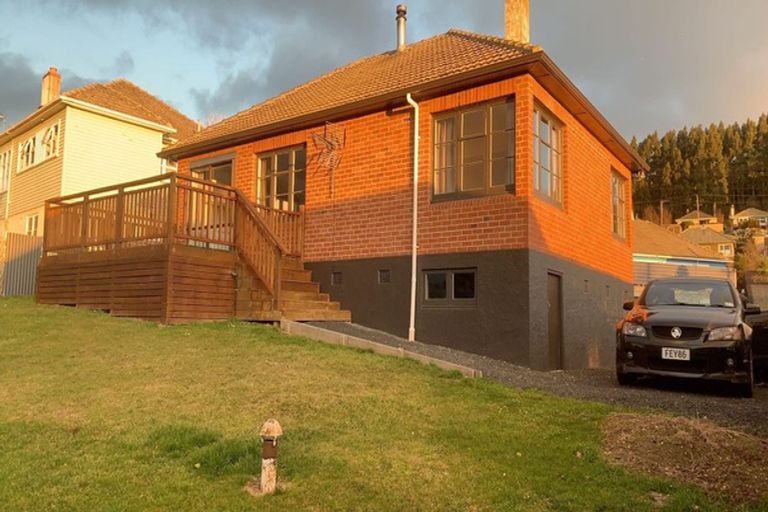 Photo of property in 10 Derby Street, Green Island, Dunedin, 9018