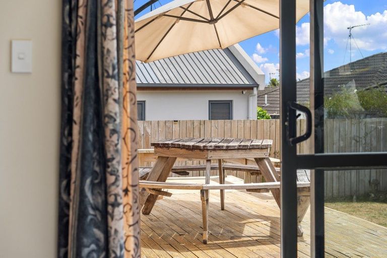 Photo of property in 32 Cranbrook Place, Rototuna North, Hamilton, 3210