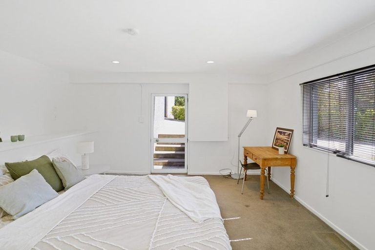 Photo of property in 1 Takahe Drive, Cashmere, Christchurch, 8022