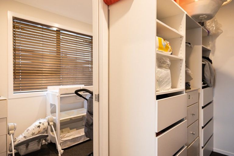 Photo of property in 112 Colwill Road, Massey, Auckland, 0614