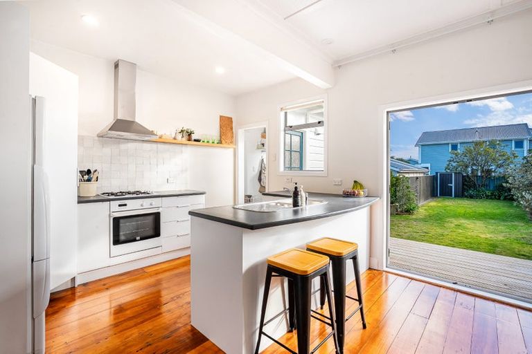 Photo of property in 35 Strathavon Road, Miramar, Wellington, 6022