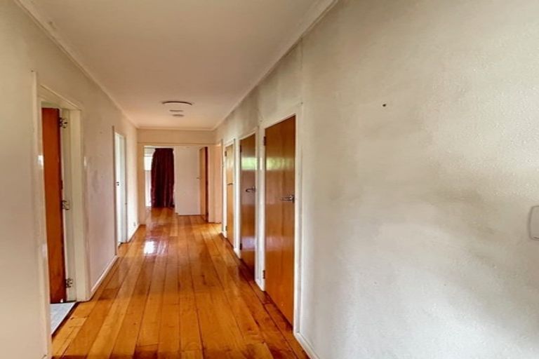 Photo of property in 6 Fairdene Avenue, Henderson, Auckland, 0610