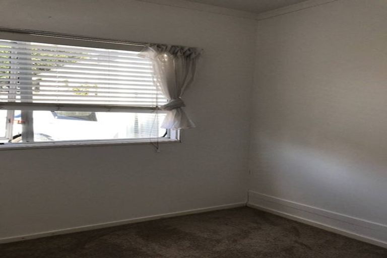 Photo of property in 2/8 James Road, Manurewa, Auckland, 2102
