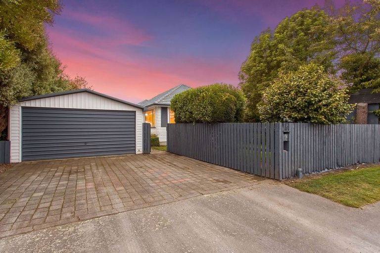 Photo of property in 42 Croziers Road, St Albans, Christchurch, 8052