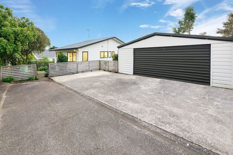Photo of property in 20 Hassan Drive, Massey, Auckland, 0614