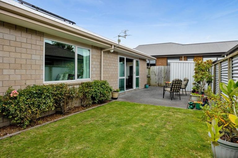 Photo of property in 8 Montague Grove, Stratford, 4332