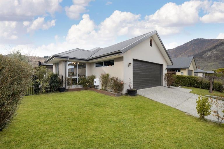 Photo of property in 3 Judge And Jury Drive, Lake Hayes, Queenstown, 9304