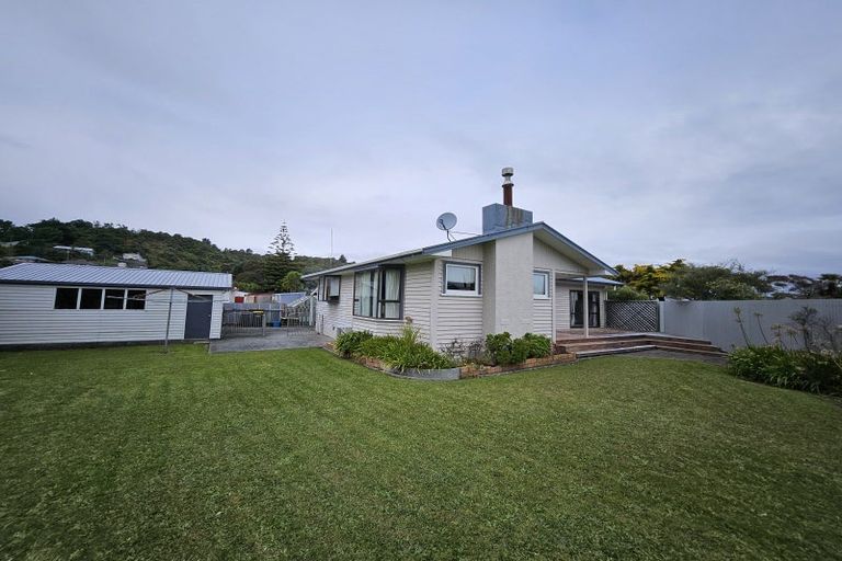 Photo of property in 10 Wilson Crescent, Karoro, Greymouth, 7805