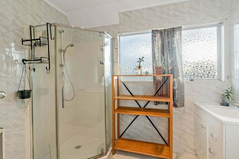 Photo of property in 25 Dissmeyer Drive, Clover Park, Auckland, 2019