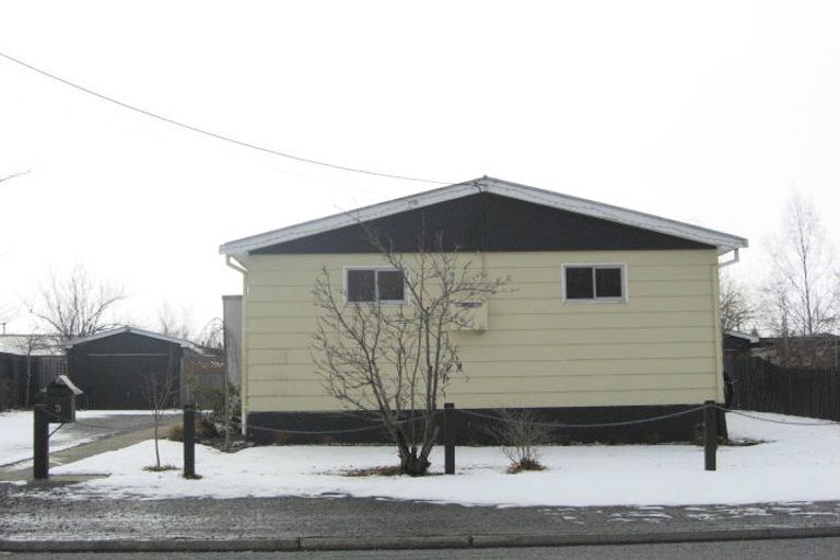 Photo of property in 3 Ruataniwha Road, Twizel, 7901