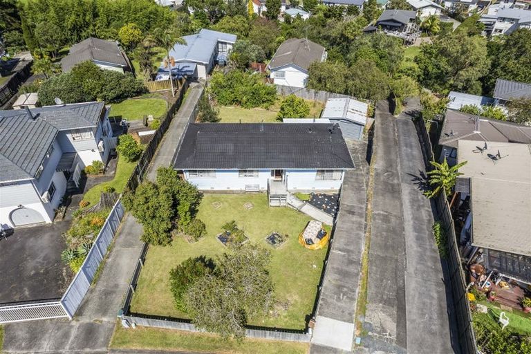 Photo of property in 73 Archmillen Avenue, Pakuranga Heights, Auckland, 2010
