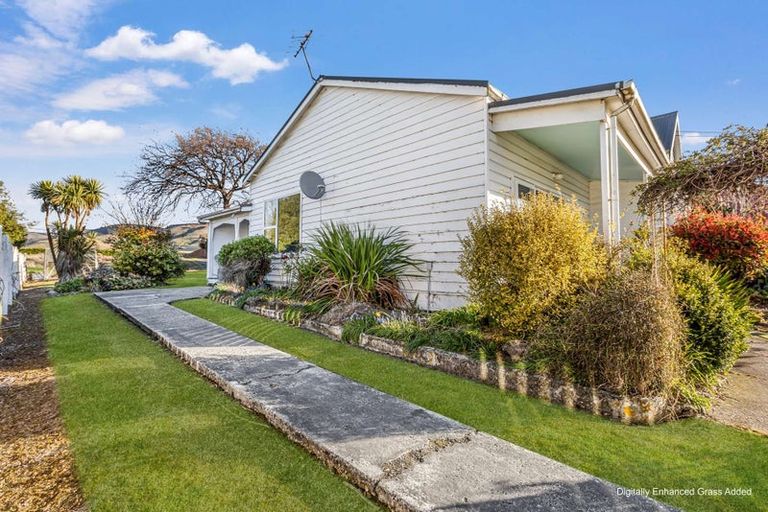 Photo of property in 17 Gorge Road, Clinton, 9534