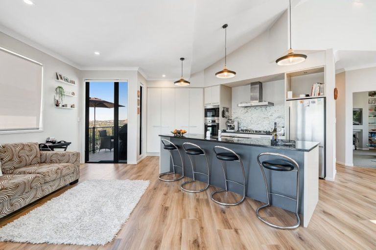 Photo of property in 57 The Ritz, Orewa, 0931