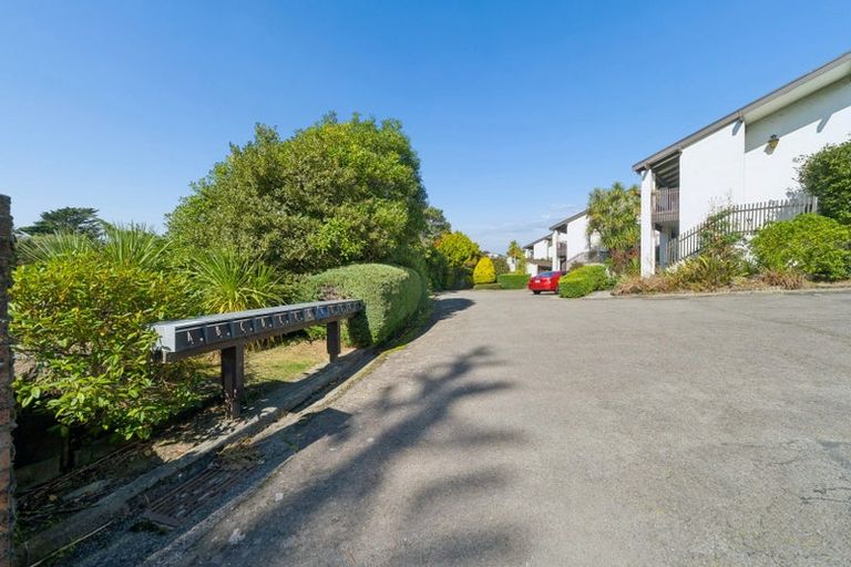 Photo of property in 141h Churton Drive, Churton Park, Wellington, 6037