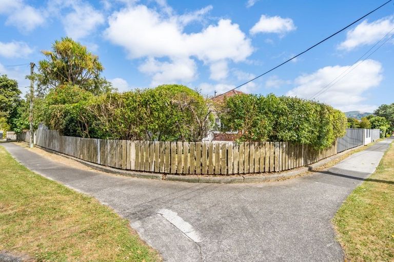 Photo of property in 14 Malone Road, Waterloo, Lower Hutt, 5011