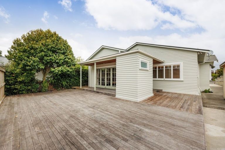 Photo of property in 4 Carlton Avenue, Palmerston North, 4414