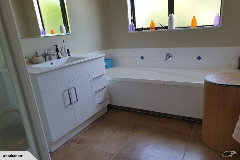 Photo of property in 73b Hillwell Drive, Henderson, Auckland, 0612