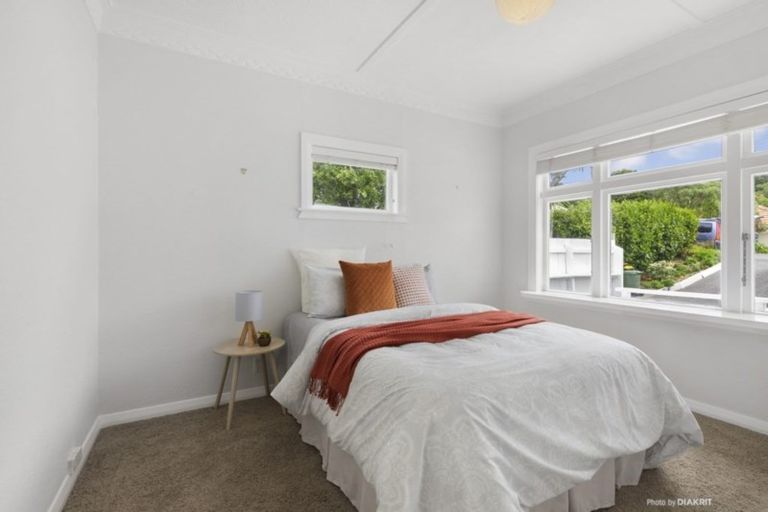 Photo of property in 20 Raumati Terrace, Khandallah, Wellington, 6035
