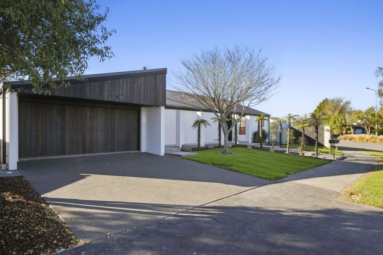 Photo of property in 19 Dunbarton Street, Redwood, Christchurch, 8051