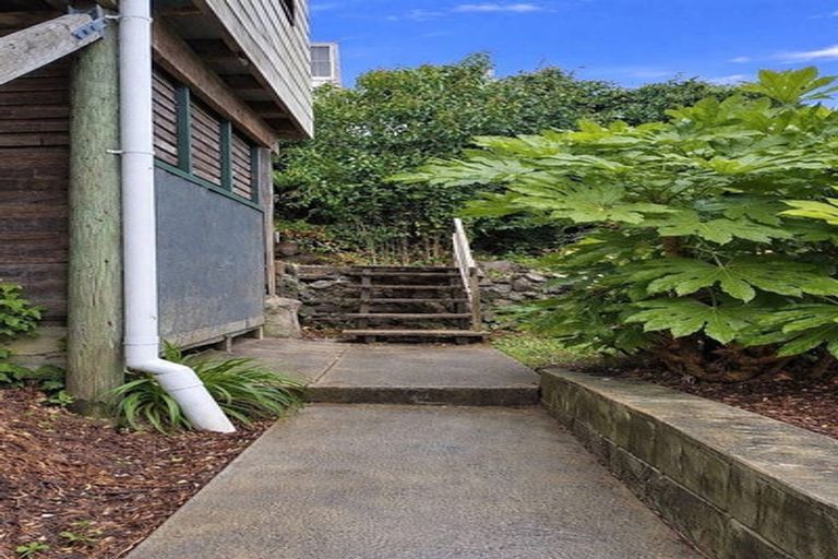 Photo of property in 1/13 Target Road, Totara Vale, Auckland, 0629