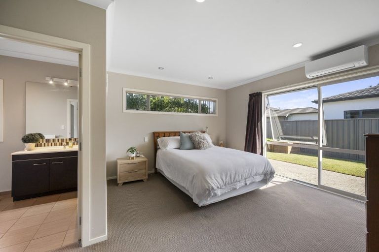 Photo of property in 14 Palliser Place, Poraiti, Napier, 4112