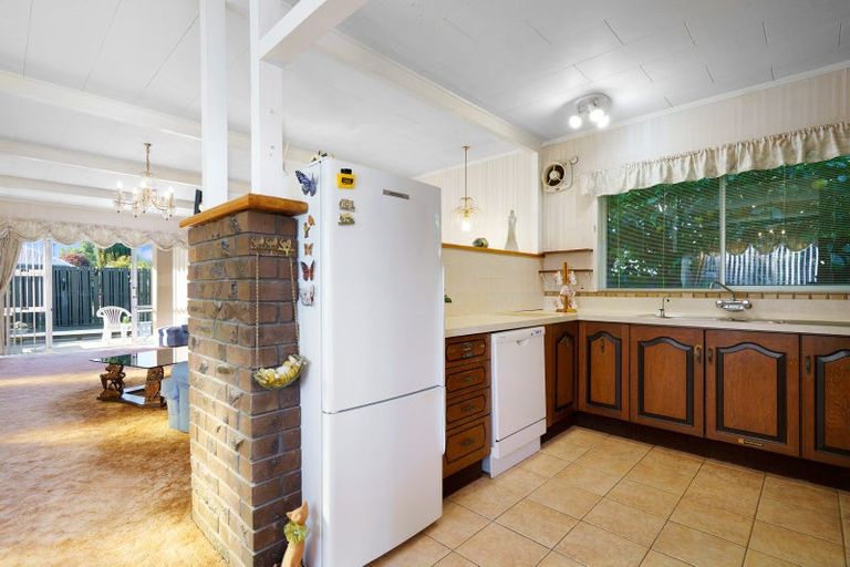 Photo of property in 6 Woodstock Crescent, Leamington, Cambridge, 3432