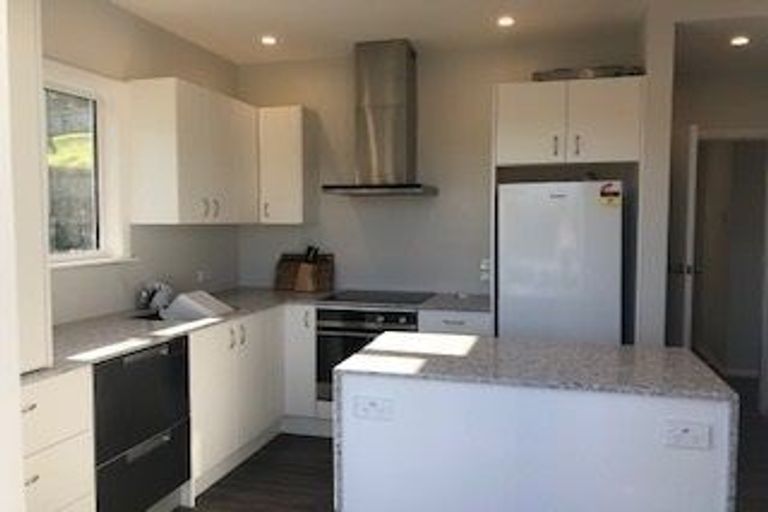 Photo of property in 92a Creswick Terrace, Northland, Wellington, 6012