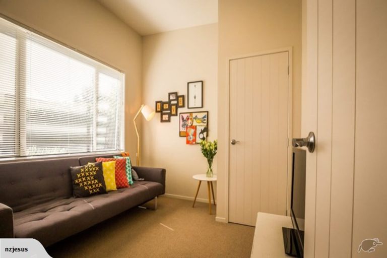 Photo of property in 7 Tee Point, Red Beach, 0932