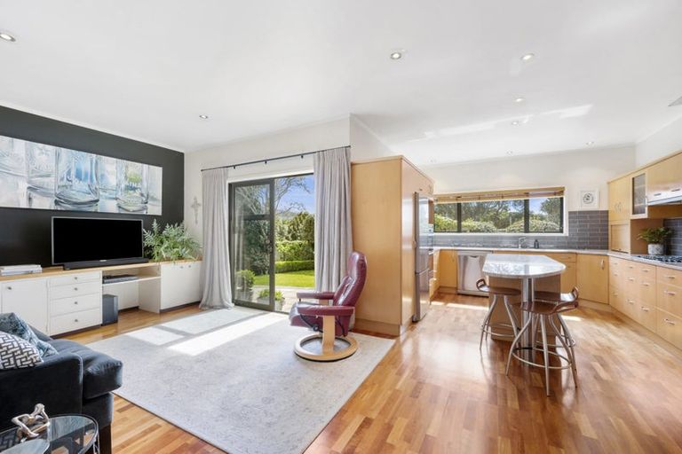 Photo of property in 65 Nicholson Road, Khandallah, Wellington, 6035