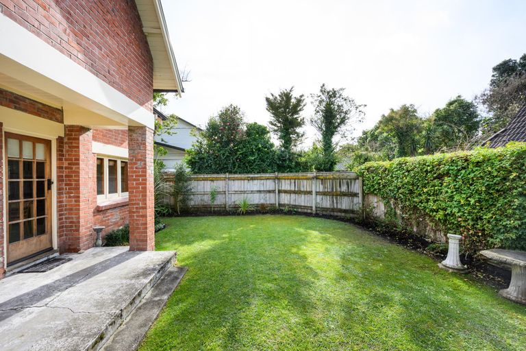 Photo of property in 21 Batt Street, West End, Palmerston North, 4410