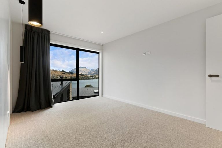 Photo of property in 15a Potters Hill Drive, Queenstown, 9300