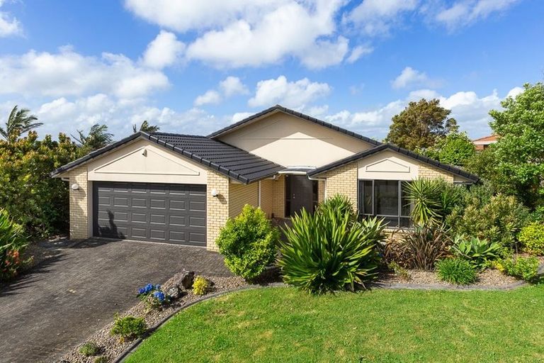 Photo of property in 34 Fleetwood Drive, Henderson, Auckland, 0612