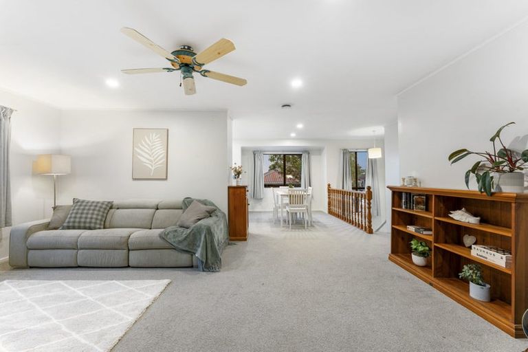 Photo of property in 2/18 Atlantis Place, Totara Vale, Auckland, 0629