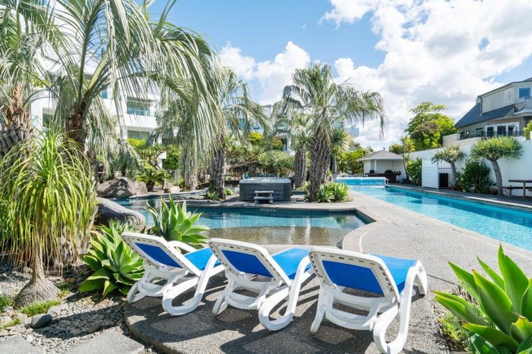 Photo of property in 206/136 Marine Parade, Mount Maunganui, 3116