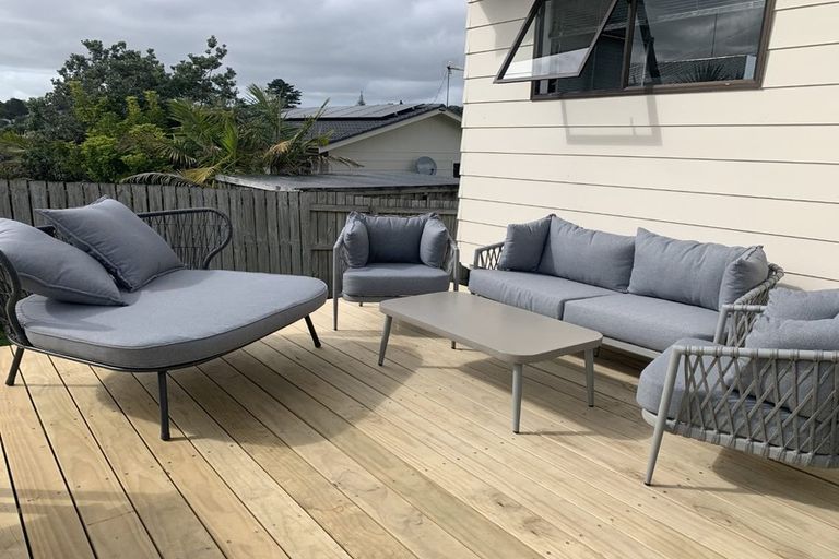 Photo of property in 5 Frosses Place, Massey, Auckland, 0614