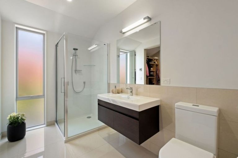 Photo of property in 12 Edgewood Place, Wanaka, 9305