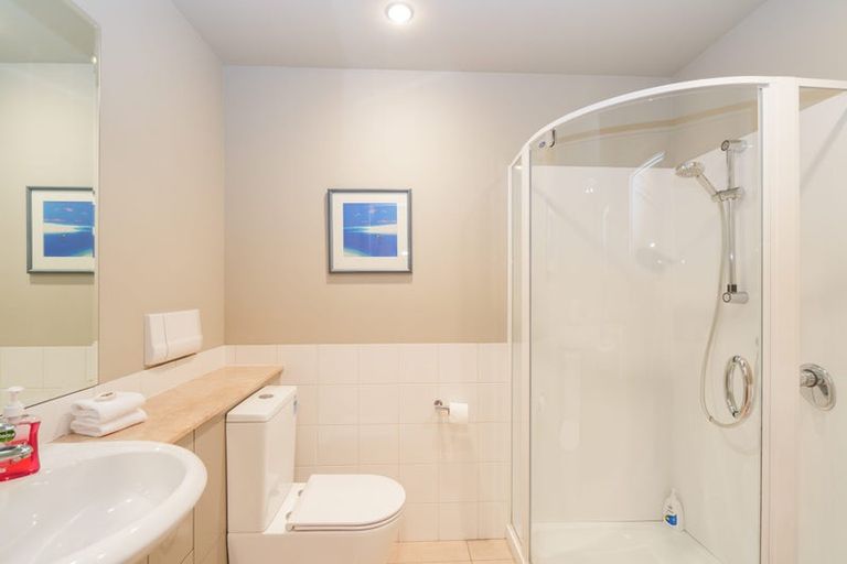 Photo of property in Lake Street Apartments, 10/8 Lake Street, Queenstown, 9300