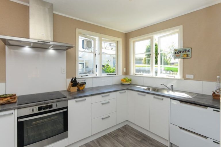 Photo of property in 79 Church Road, Taradale, Napier, 4112